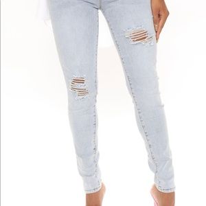 NWT- Fashion Nova No Worries No Gap Proof Skinny Jeans - Light Blue Wash